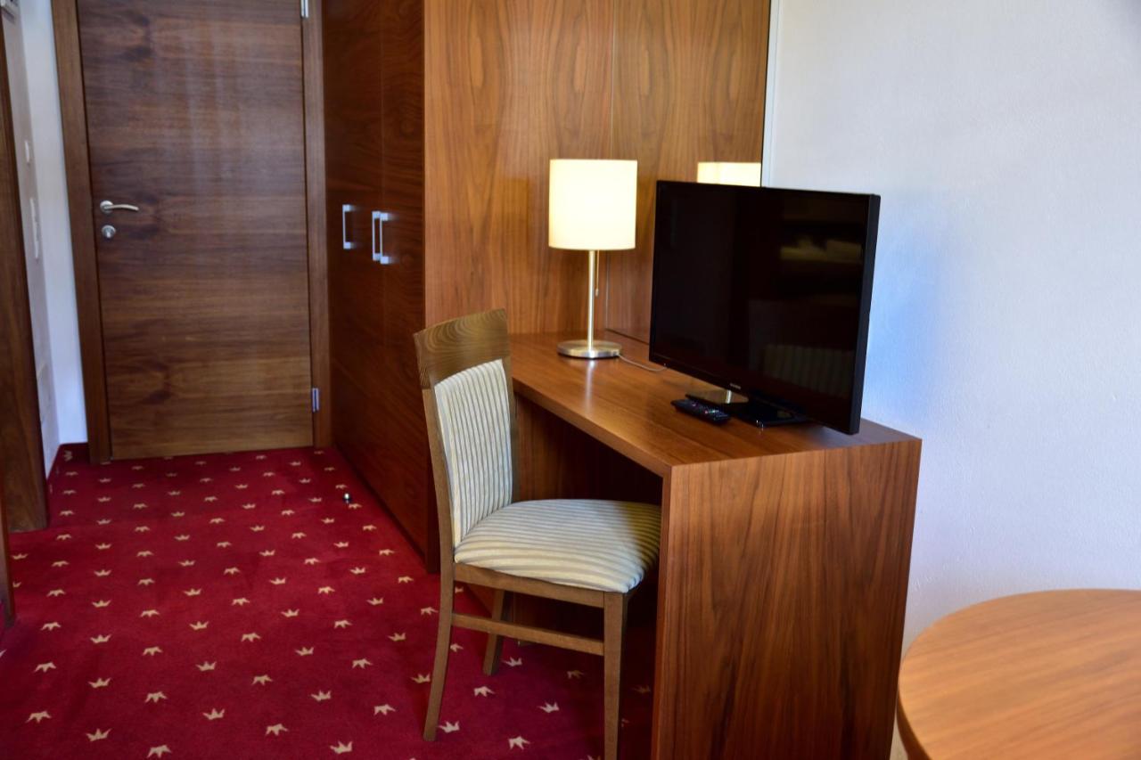 ברוניקו Hotel Krone מראה חיצוני תמונה