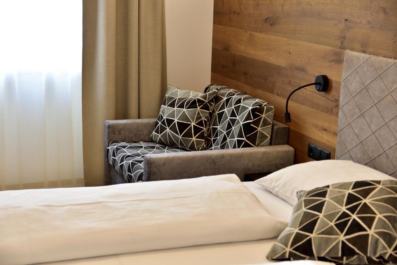 ברוניקו Hotel Krone מראה חיצוני תמונה