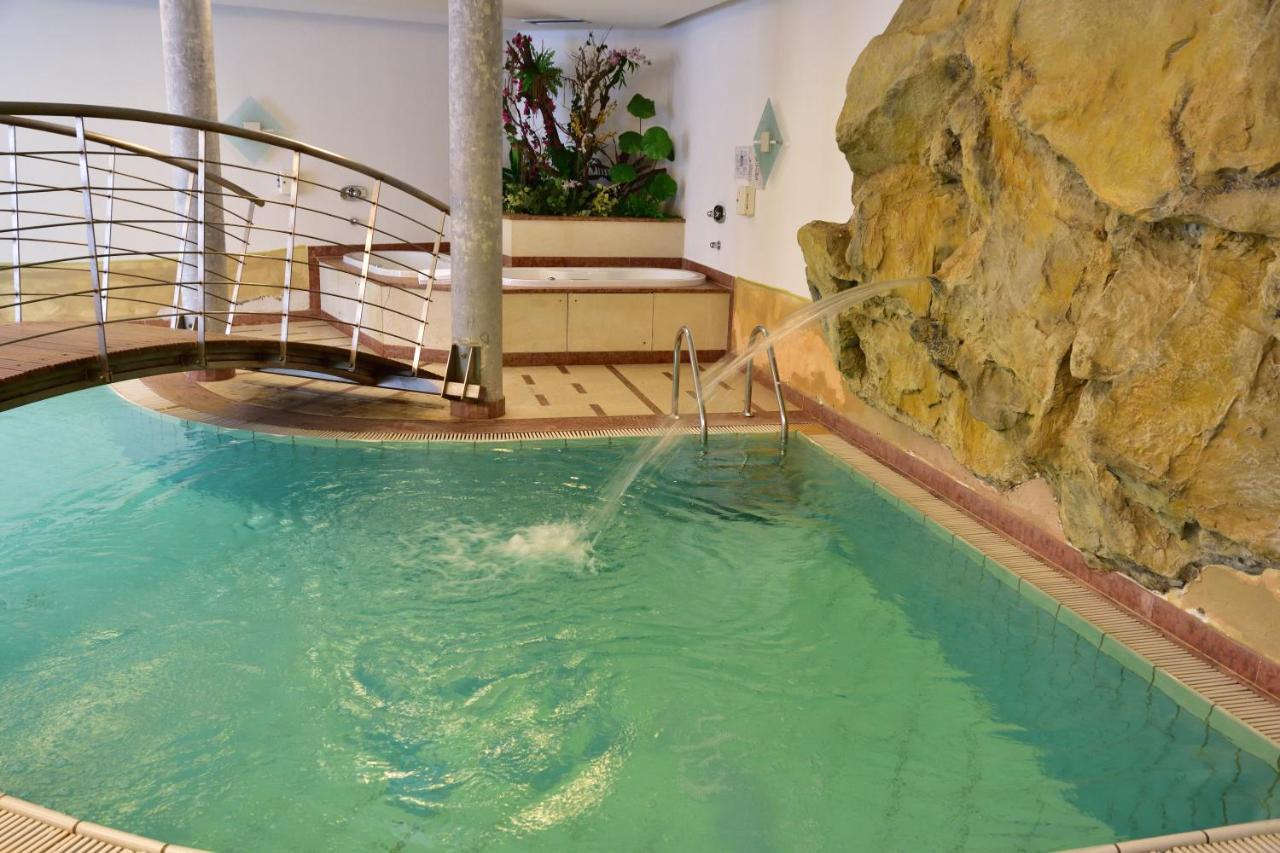 ברוניקו Hotel Krone מראה חיצוני תמונה