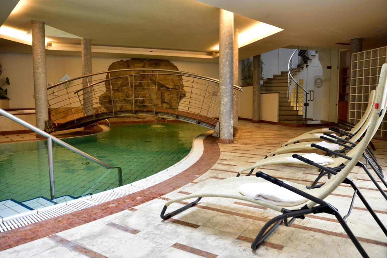 ברוניקו Hotel Krone מראה חיצוני תמונה