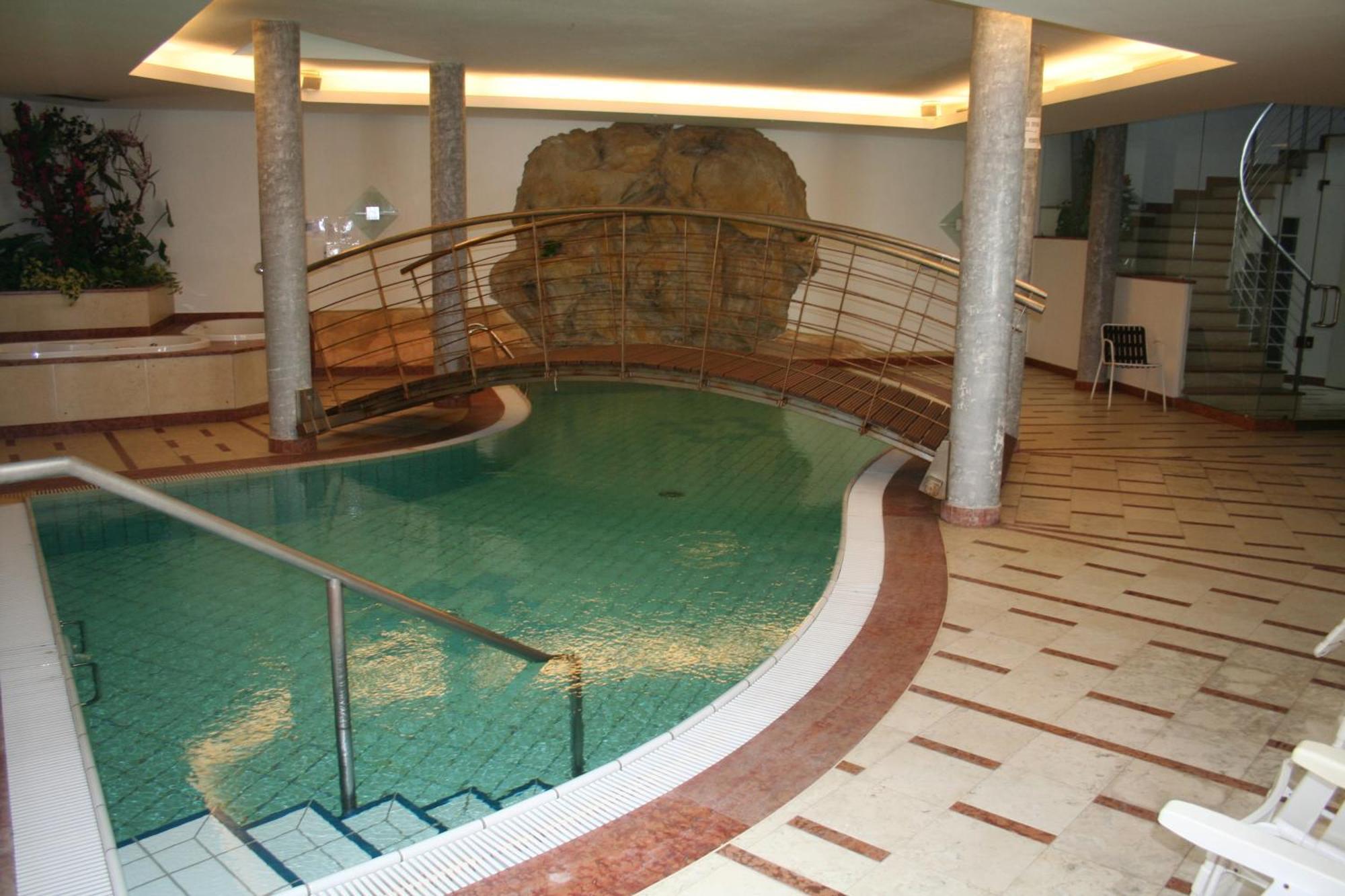 ברוניקו Hotel Krone מראה חיצוני תמונה